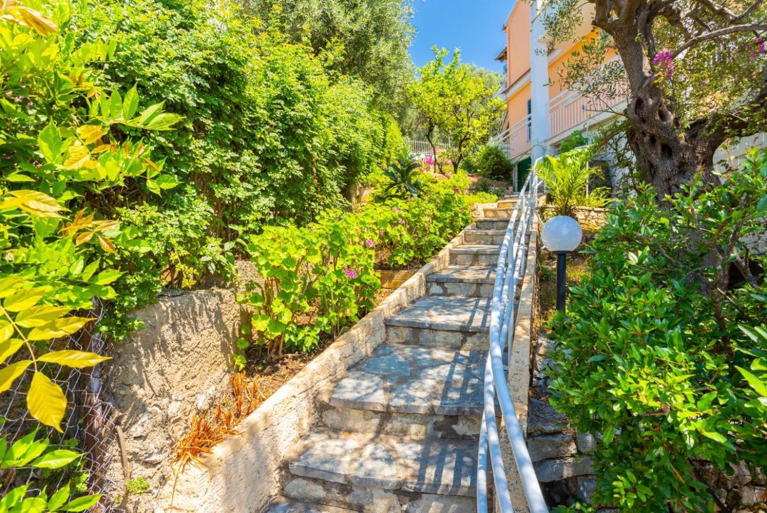 Villa Elia Nisaki  Exterior photo